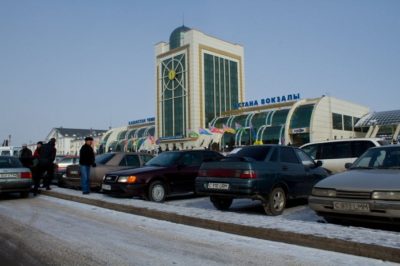 Астананың вокзал маңы алаңында ақылы тұрақ жүйесін енгізуге дайындық жүргізілуде