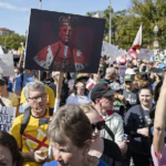 АҚШ: миллиондаған адам Трампқа қарсы наразылыққа шықты